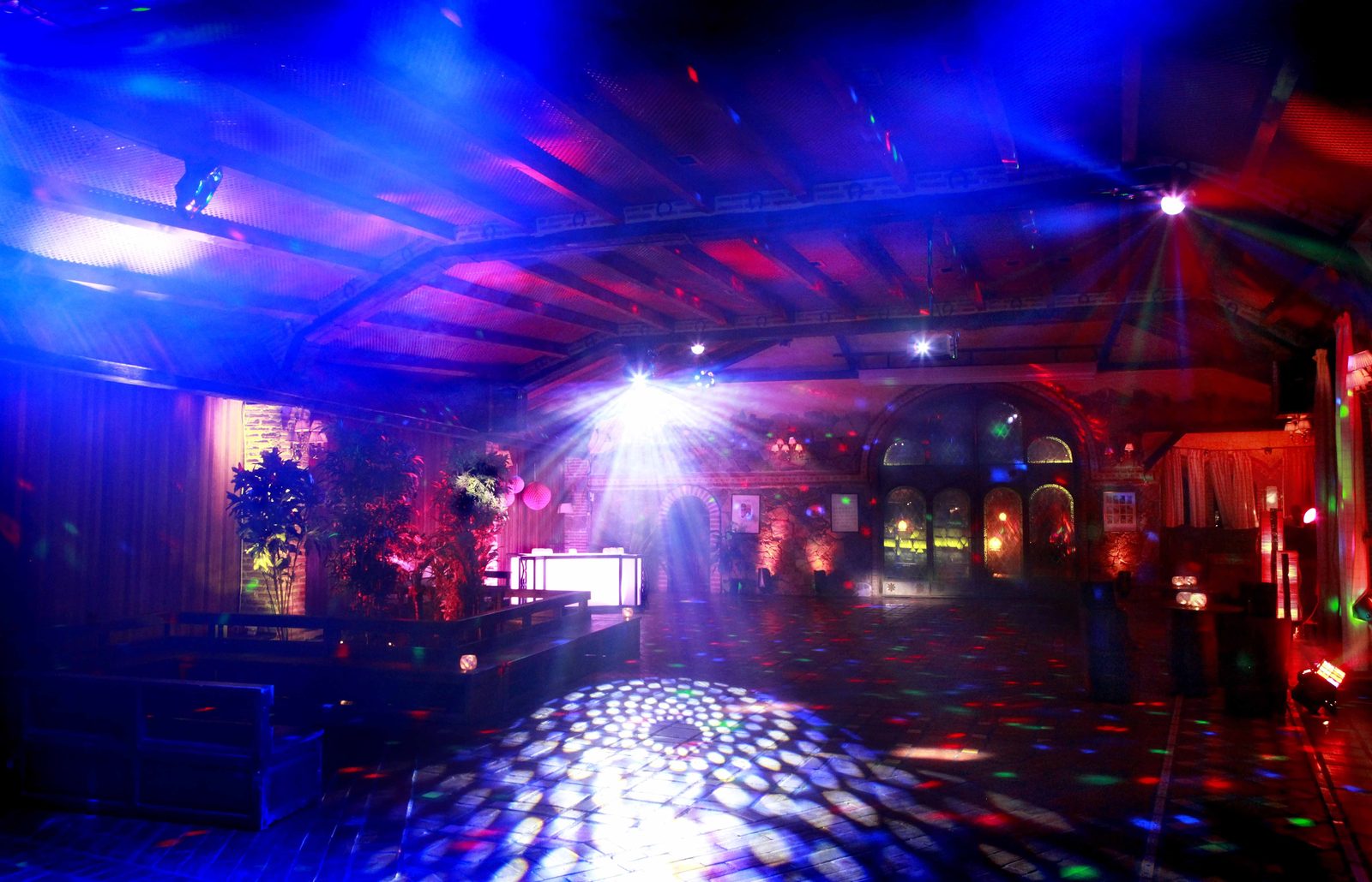 Guadarnés montado como sala de fiesta