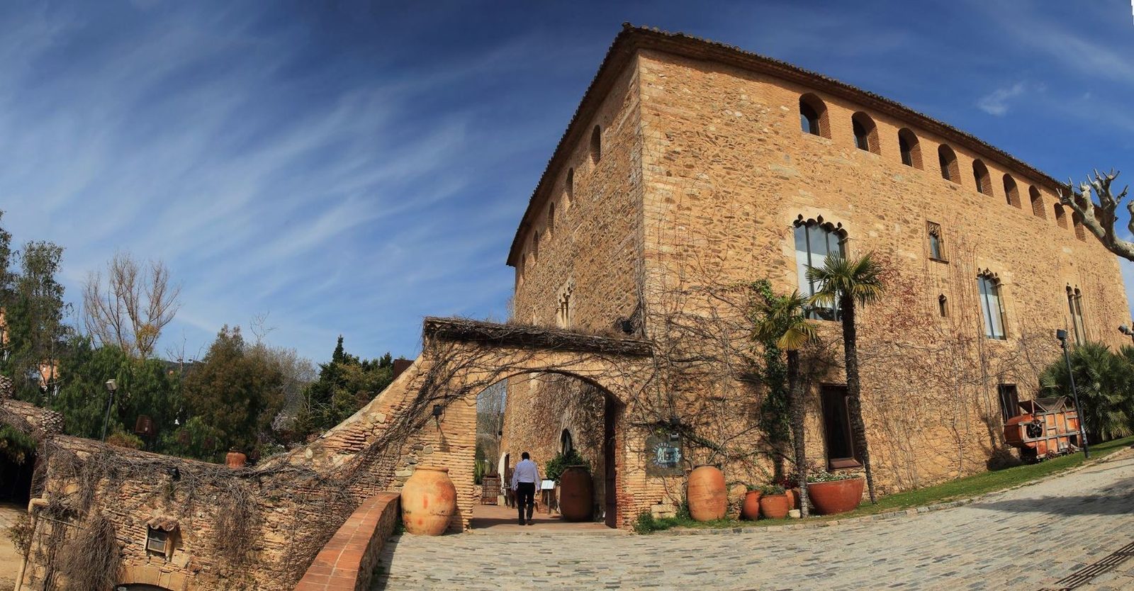 Fachada de la masía