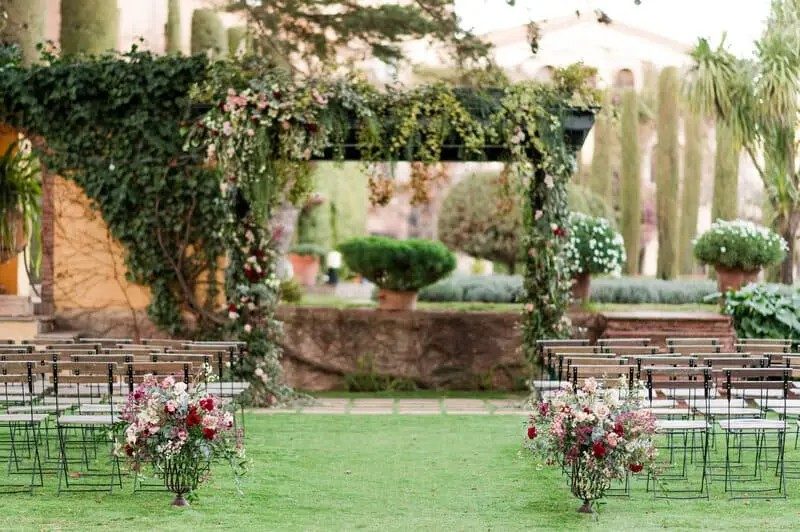 Celebración de boda al aire libre en la masía