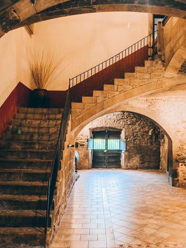 Vestíbulo de la masía, interior