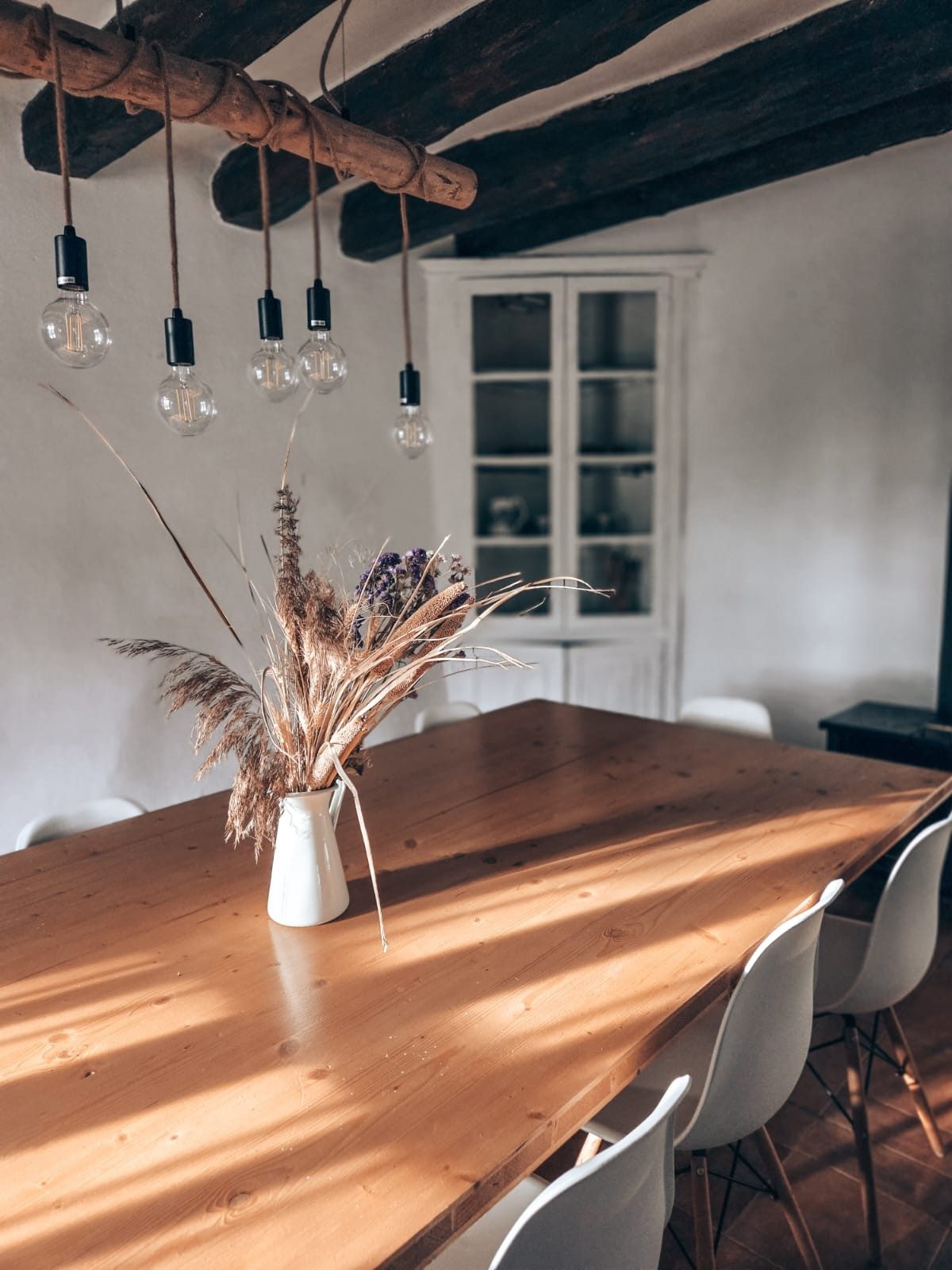 Comedor de la masía, interior del alojamiento