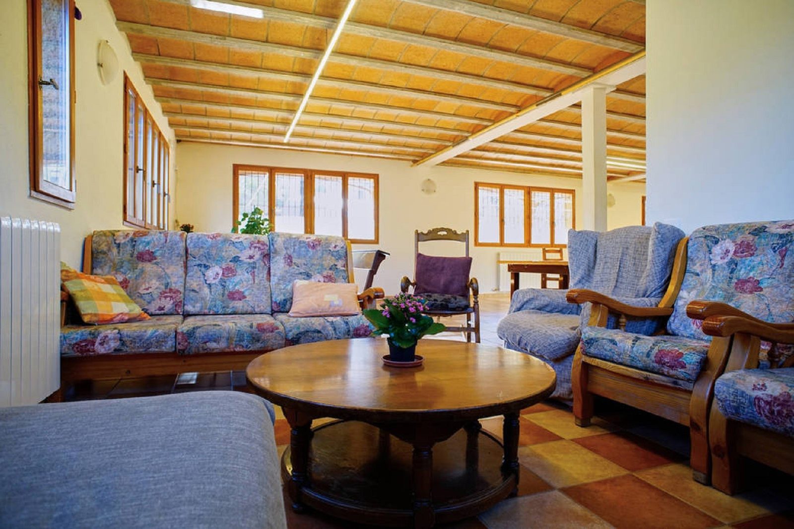 Sala con sofás