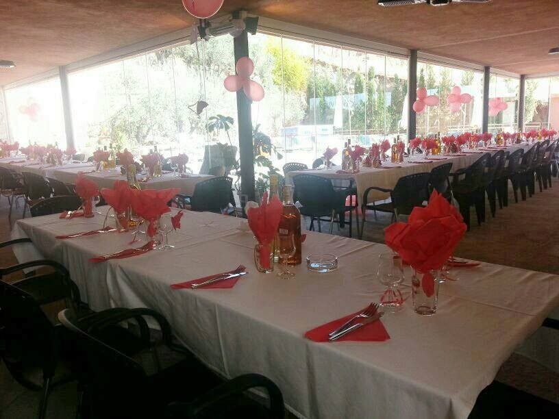 Banquete bajo cubierto