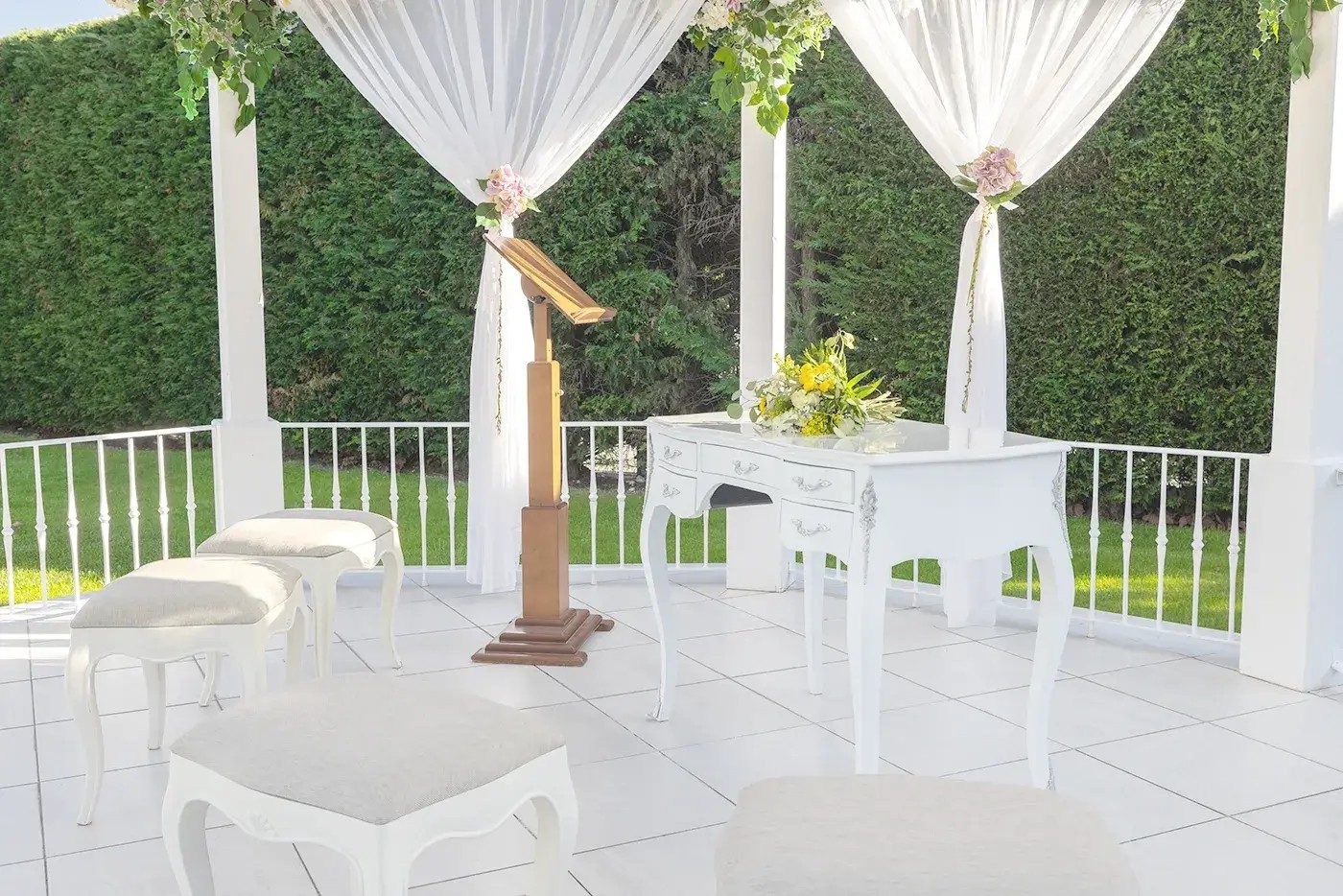 Ceremonia al aire libre en el gazebo Hierbabuena