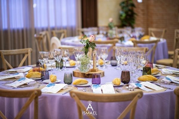 Mesa de banquete de boda decorada
