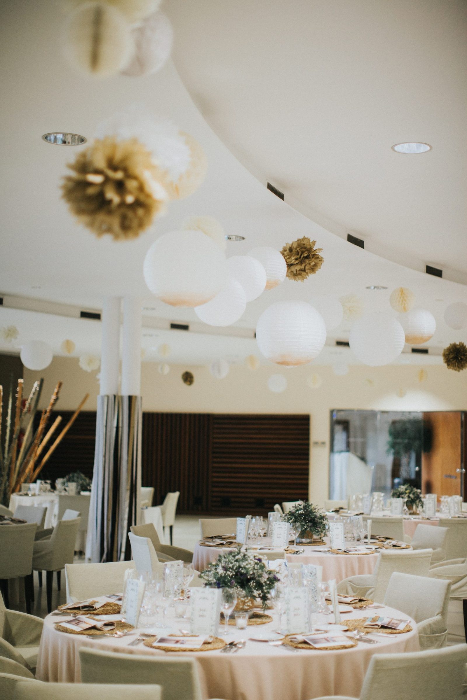 Sala Lluernari con montaje de boda