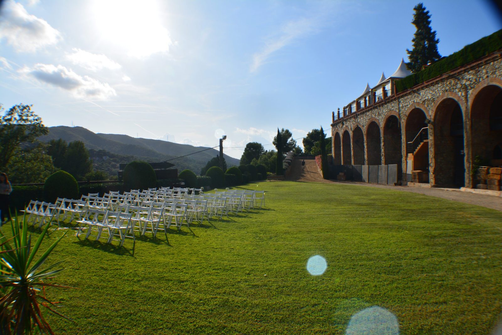Era de césped en los jardines
