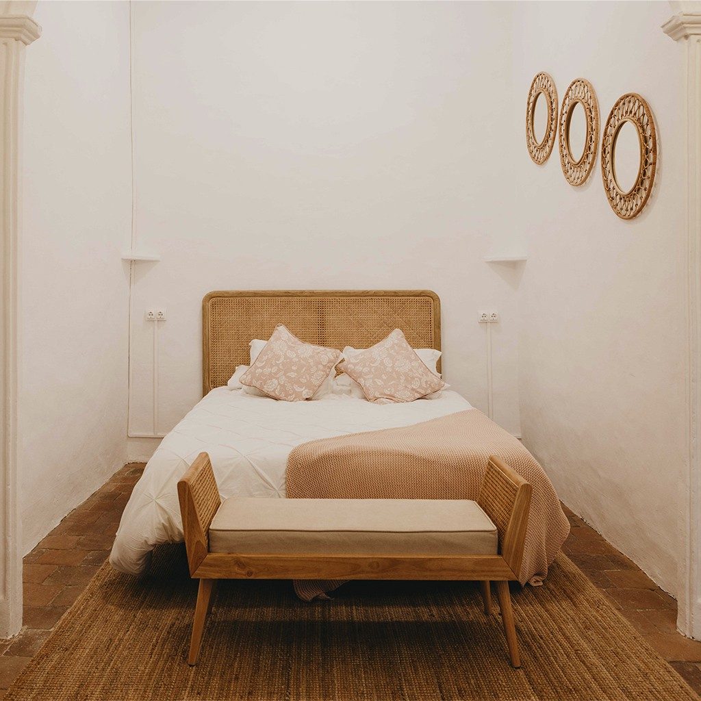 Una de las habitaciones de la masía