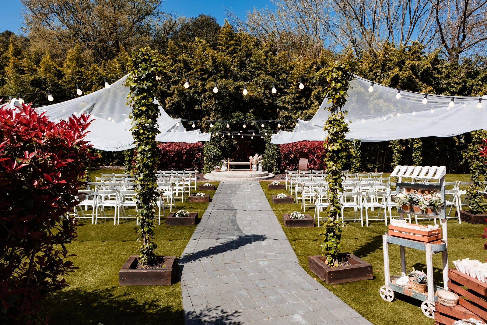 Ceremonia de boda al aire libre en la finca