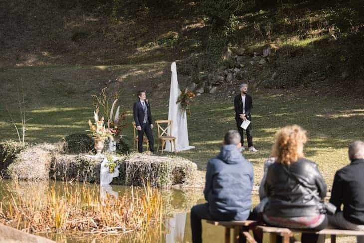 Boda al aire libre en el campo de la finca