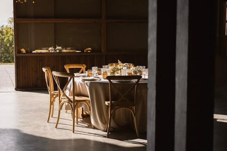 Salón de la masía en una boda