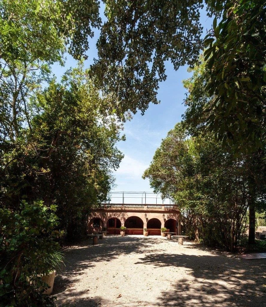 Zona ajardinada del Antiguo Lavadero