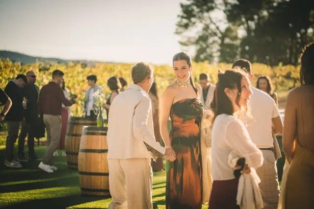 Celebración de boda en el exterior de la finca