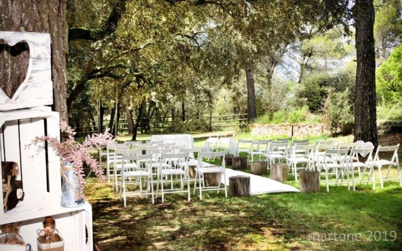 El bosque, espacio exterior para montar la ceremonia civil